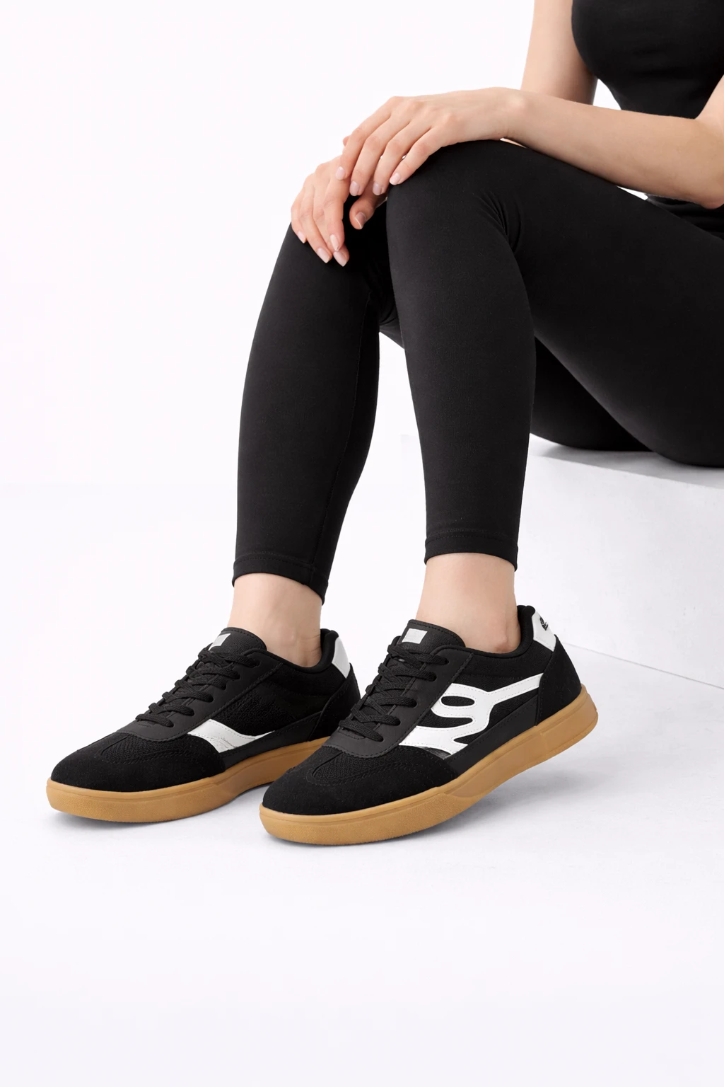 Kadın Sneaker Spor Ayakkabı Bağcıklı Siyah