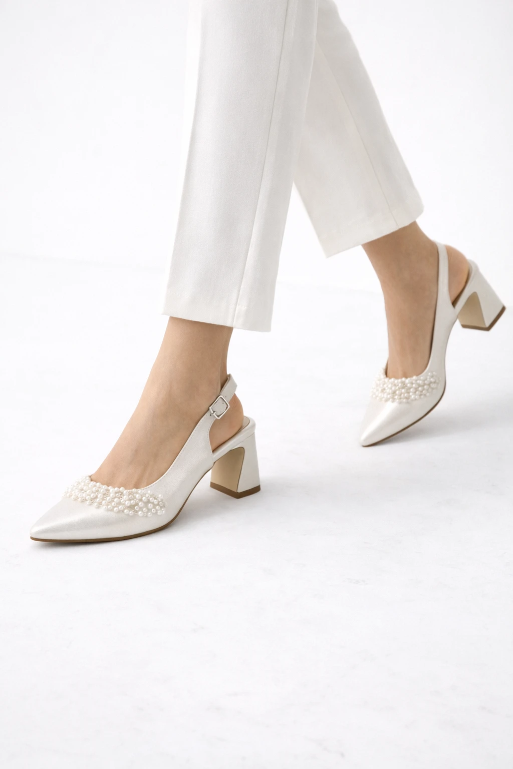 Kadın Sivri Burun Topuklu Ayakkabı Pienna Beyaz Saten - Görsel 5