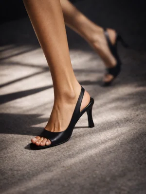 Kadın Küt Burun Topuklu Ayakkabı Noya Siyah